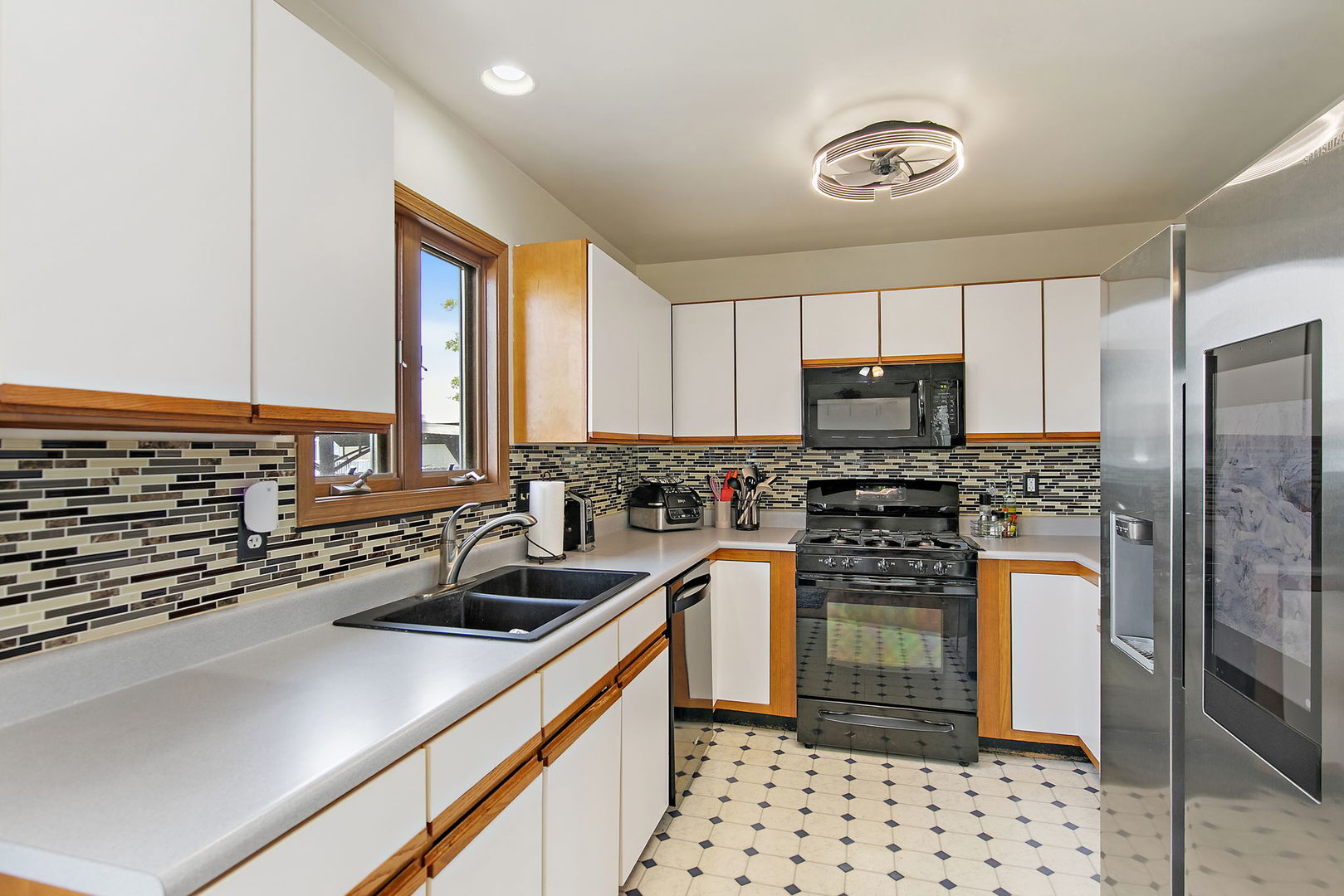 725 Tyler Street Genoa, IL 60135 - Photo 5 of 12