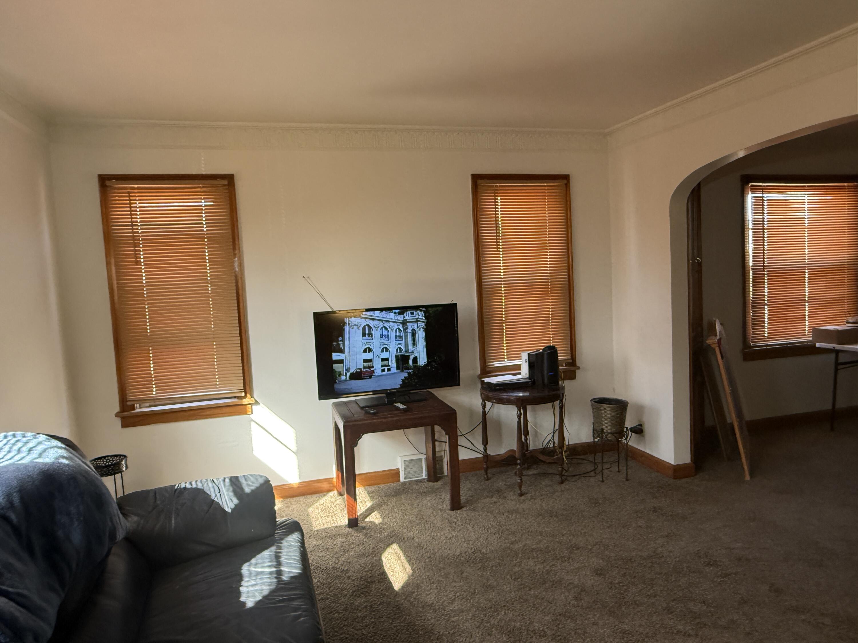 3724 North 57th Street Milwaukee, WI 53216 - Photo 9 of 17 Living room 2