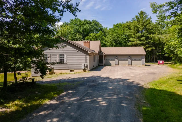 $565,000 | 40 Penobscot Ridge Road, Charleston, ME 04422