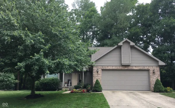 $2,600 | 1112 Bitterwood Court, Columbus, IN 47201