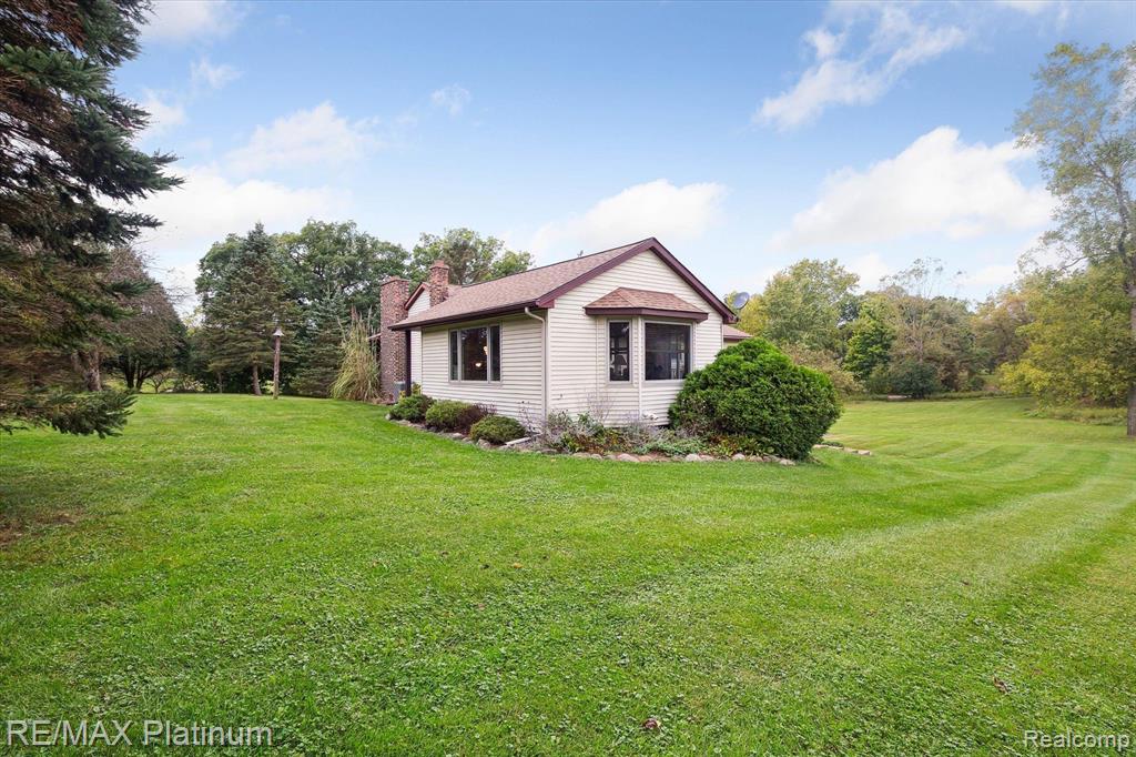 2876 Byron Road Howell, MI 48855 - Photo 26 of 31