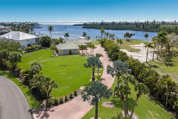 $2,700,000 | 90 Buccaneer Bend, Placida, FL 33946