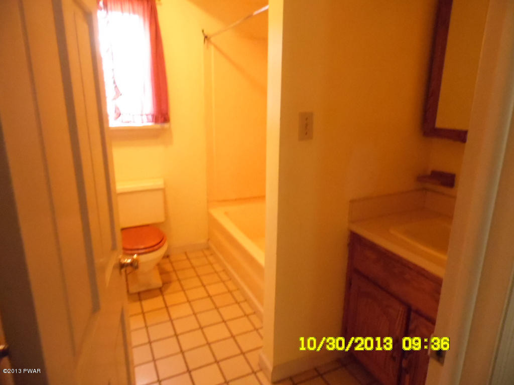 361 Rt 590 Greeley, PA 18425 - Photo 10 of 34