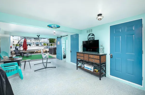 $1,175,000 | 105 Long Key Lake Drive, Layton, FL 33001