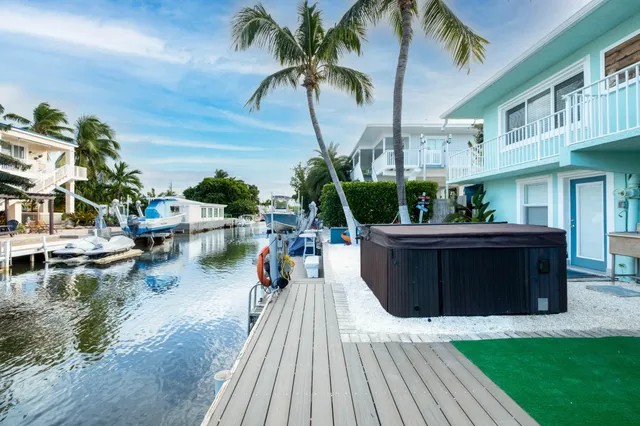 a view of a entryway with outside view