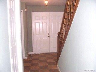 1530 Chevy Circuit Rochester, MI 48306 - Photo 9 of 25 foyer