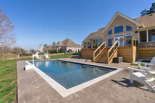 $939,000 | 524 Country Club Drive, Dickson, TN 37055