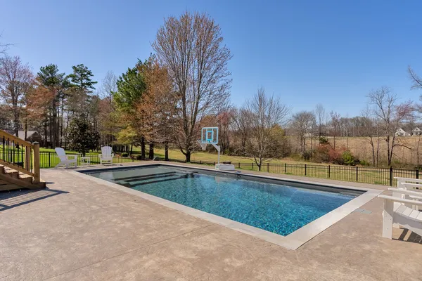 $939,000 | 524 Country Club Drive, Dickson, TN 37055