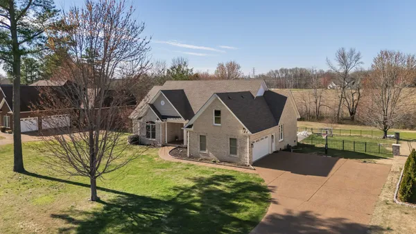 $939,000 | 524 Country Club Drive, Dickson, TN 37055