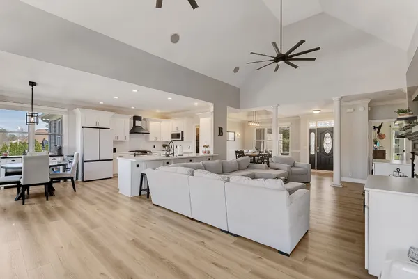 $939,000 | 524 Country Club Drive, Dickson, TN 37055