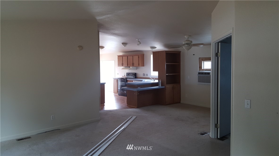 10022 180th Way Southwest Rochester, WA 98579 - Photo 5 of 7