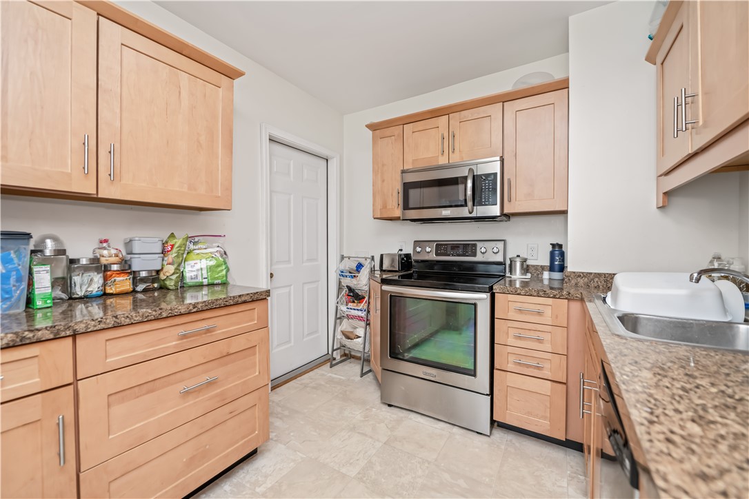 790 Thurston Road Rochester, NY 14619 - Photo 9 of 22