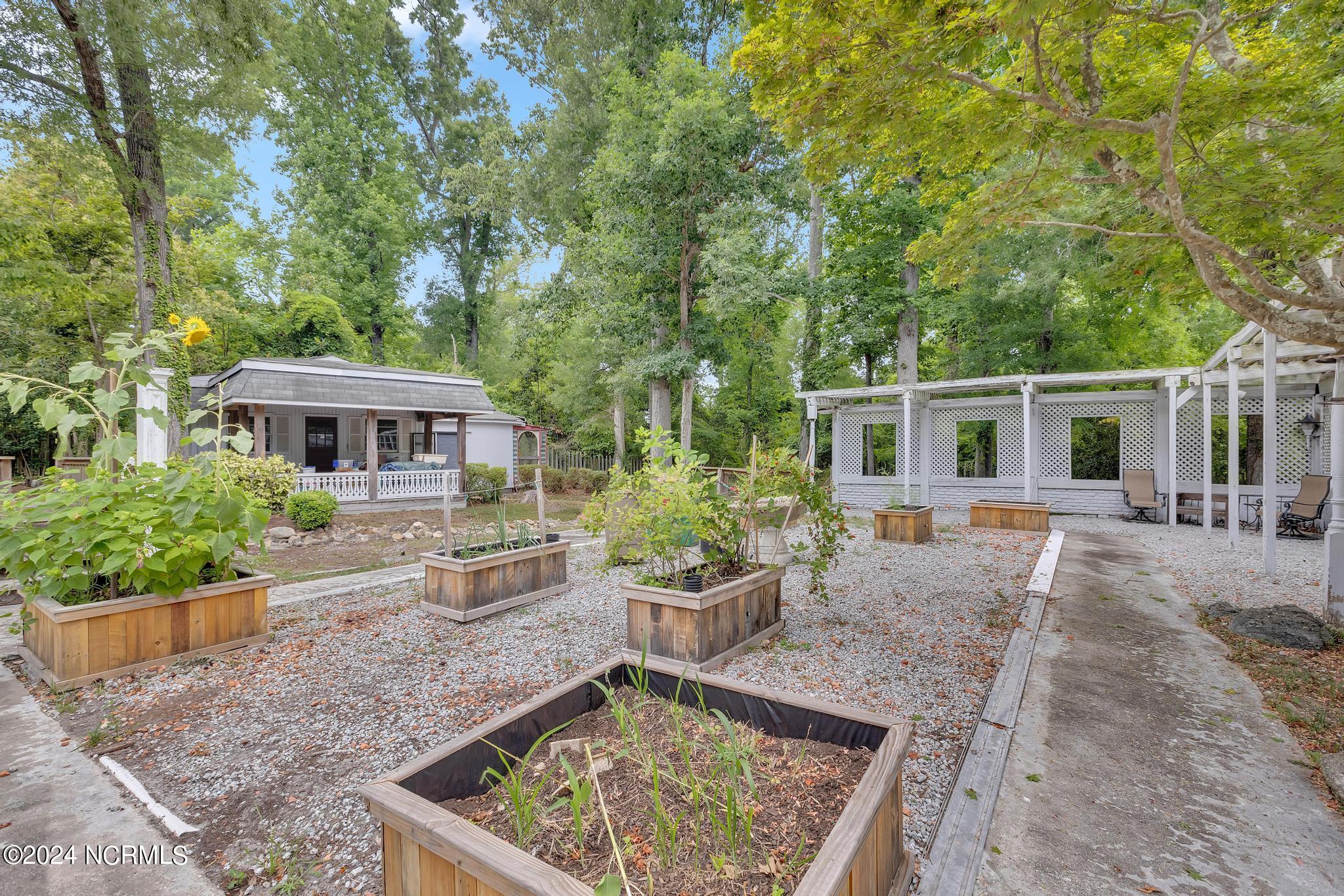 401 Brookview Drive Jacksonville, NC 28540 - Photo 35 of 39 401 brookview 36