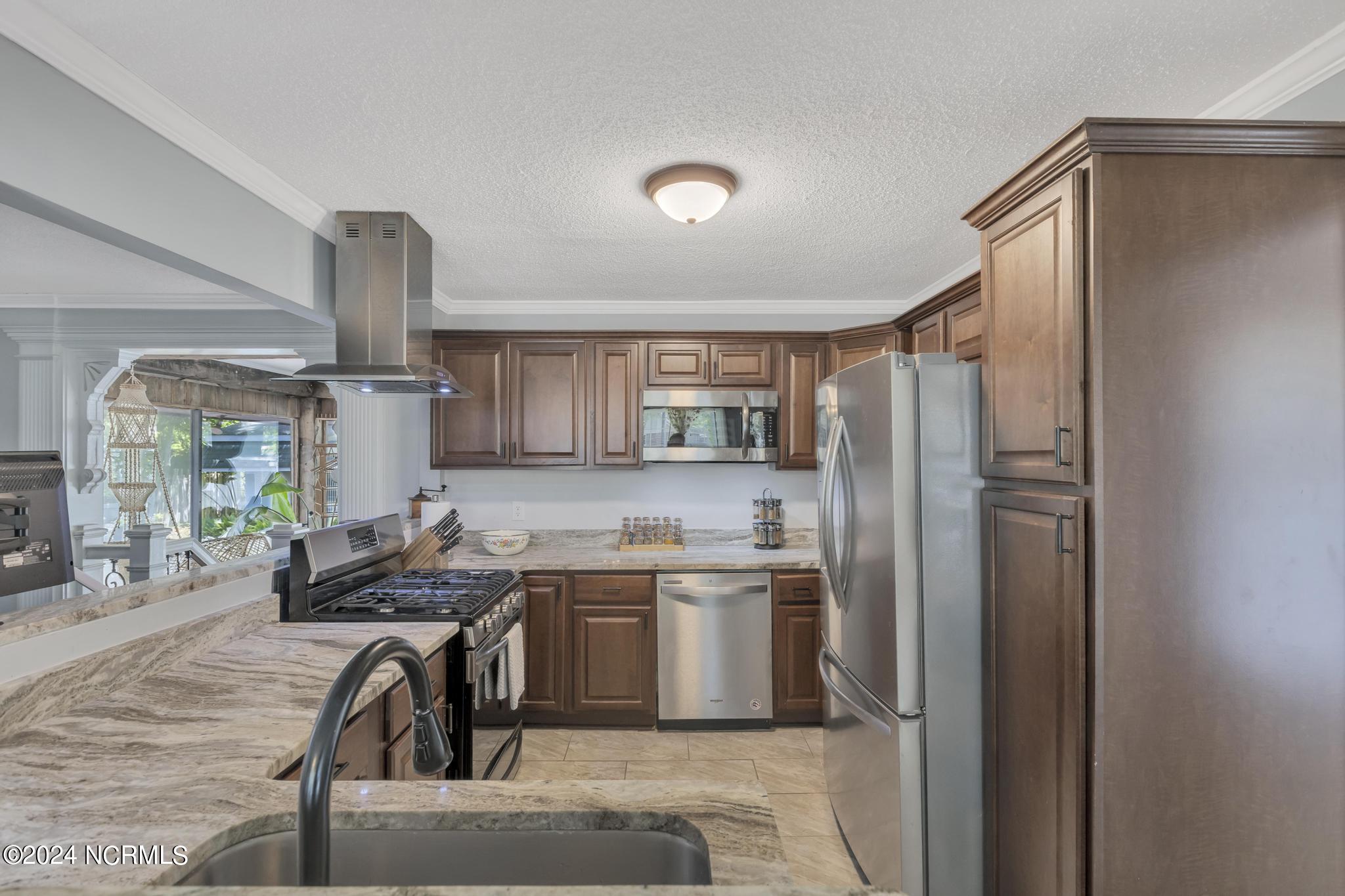 401 Brookview Drive Jacksonville, NC 28540 - Photo 5 of 39 401 brookview 8