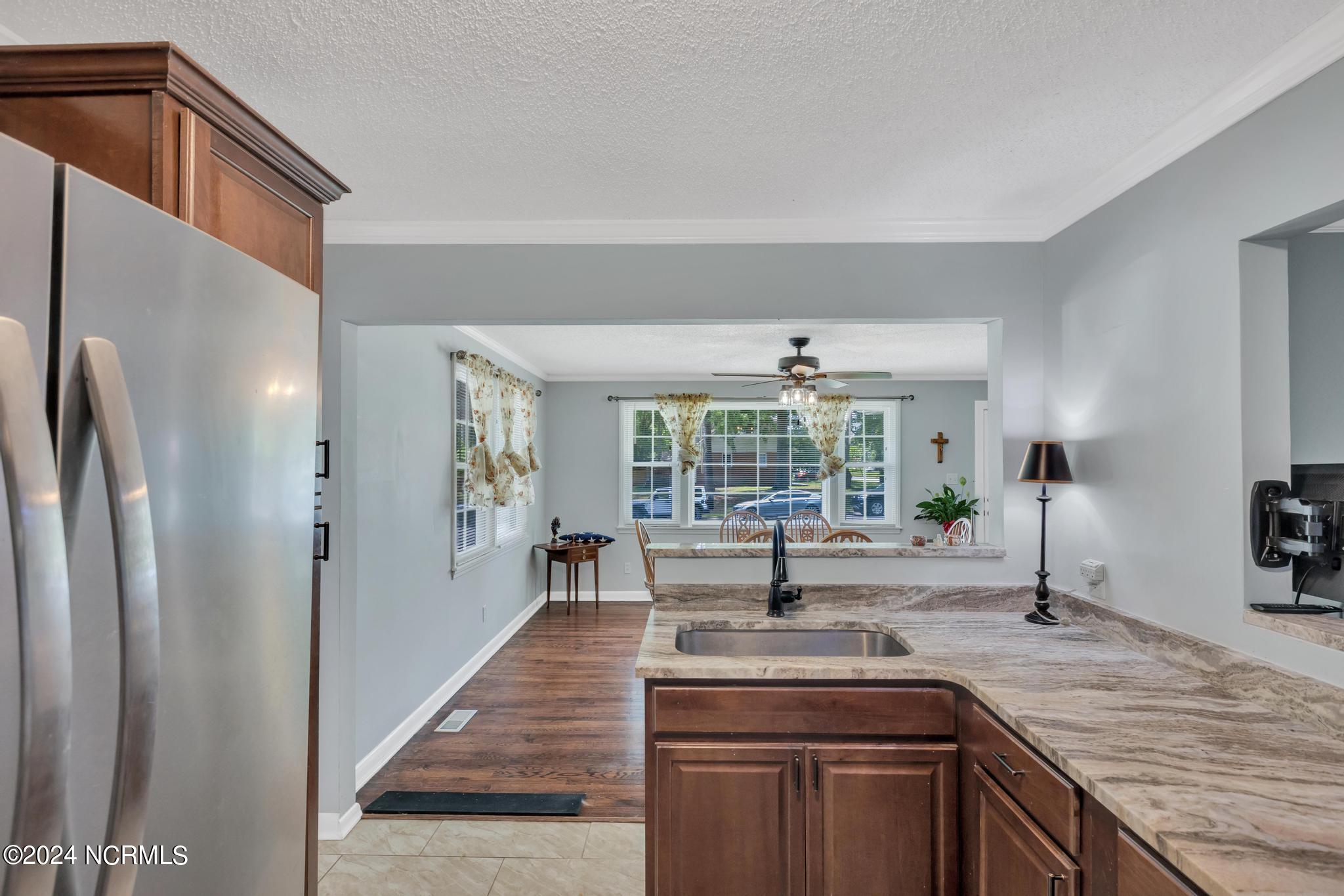 401 Brookview Drive Jacksonville, NC 28540 - Photo 6 of 39 401 brookview 9