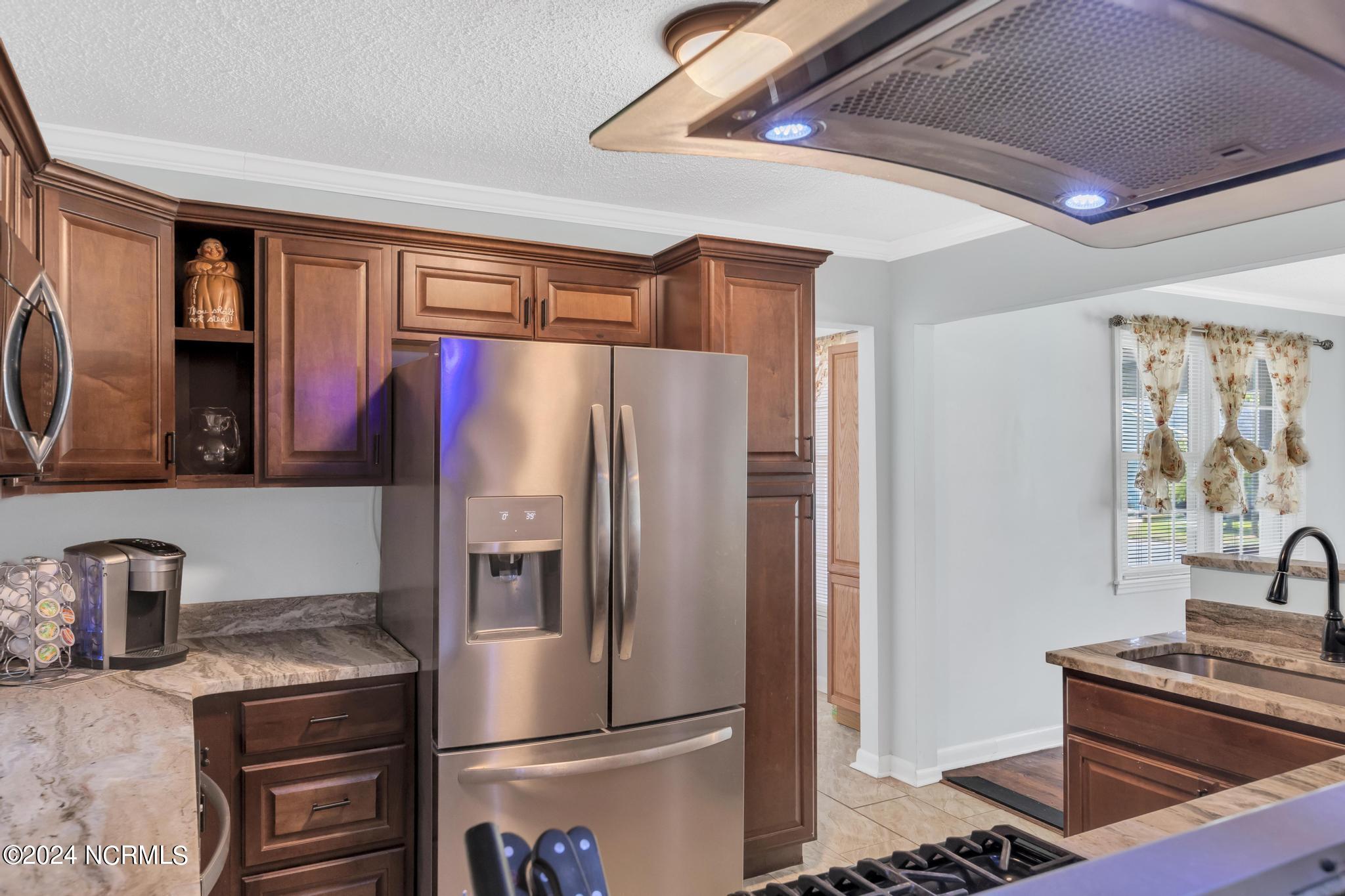 401 Brookview Drive Jacksonville, NC 28540 - Photo 7 of 39 401 brookview 10