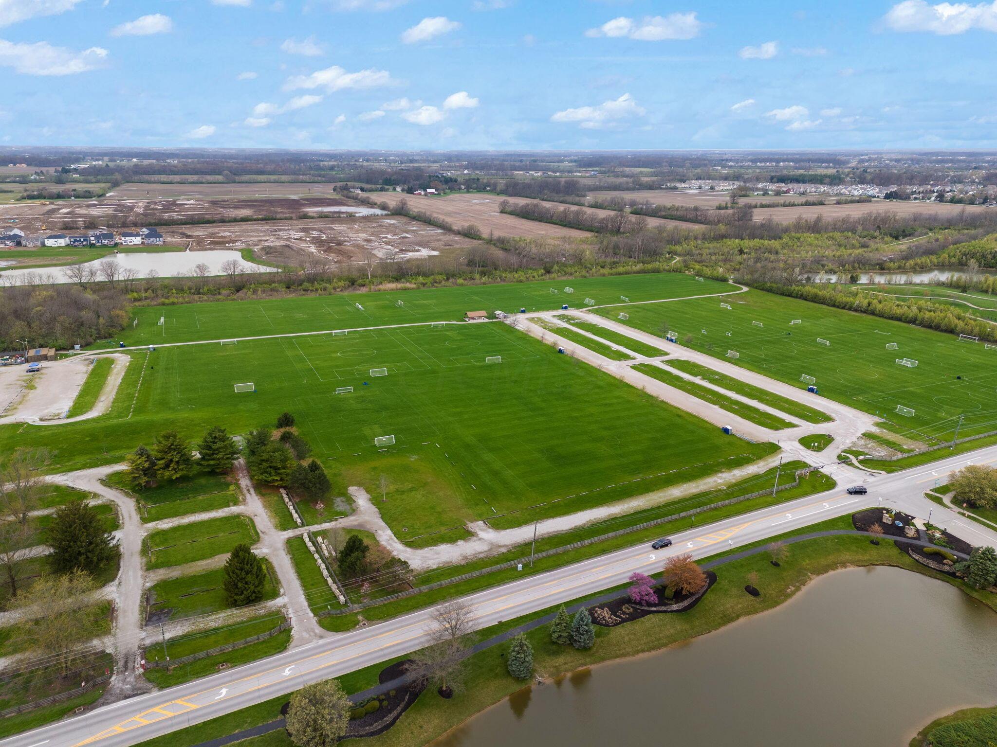 5808 Red Sand Road Hilliard, OH 43026 - Photo 5 of 21 14-web-or-mls-DJI_20240412091849_0065_D