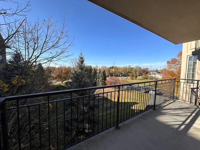 $2,700 | 6655 South Cass Avenue, Unit 3B, Westmont, IL 60559