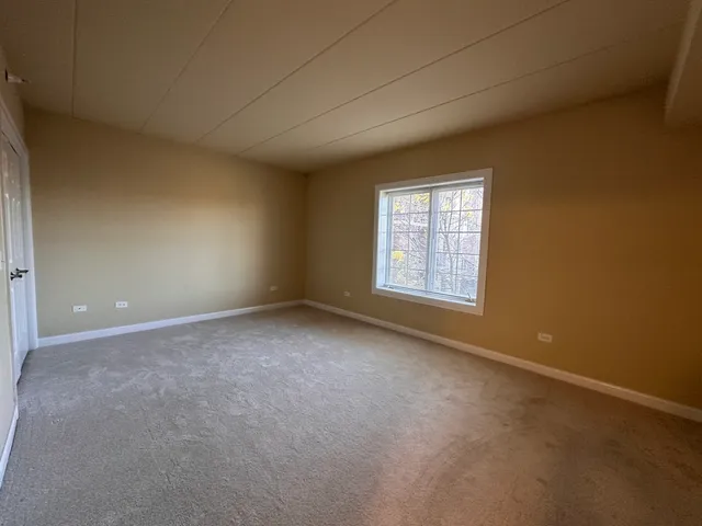 $2,700 | 6655 South Cass Avenue, Unit 3B, Westmont, IL 60559