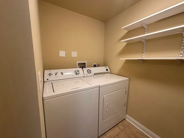 $2,700 | 6655 South Cass Avenue, Unit 3B, Westmont, IL 60559