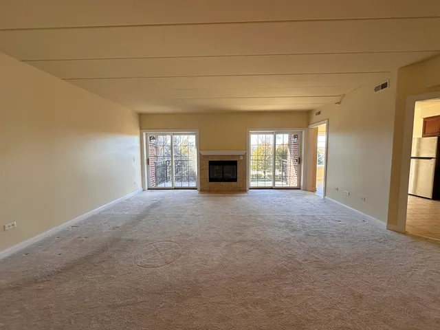 $2,700 | 6655 South Cass Avenue, Unit 3B, Westmont, IL 60559