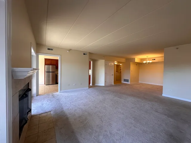 $2,700 | 6655 South Cass Avenue, Unit 3B, Westmont, IL 60559