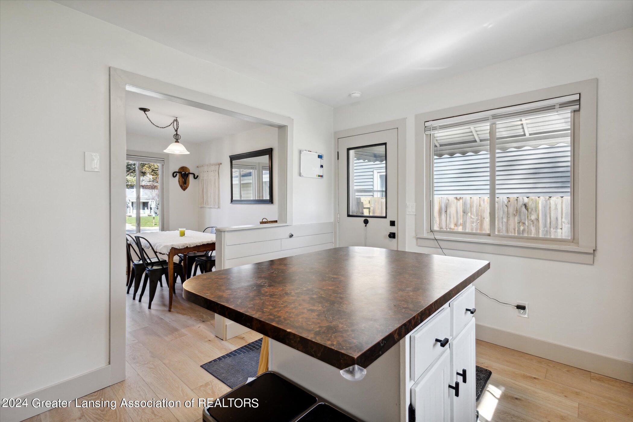 3033 Scarborough Road Lansing, MI 48910 - Photo 17 of 39 17-3033-Scarborough-Rd-Lansing-MI-48910-