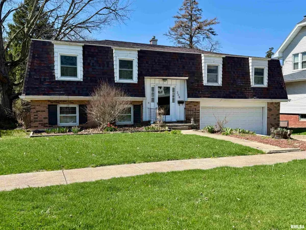 $159,900 | 208 South Market Street, Knoxville, IL 61448