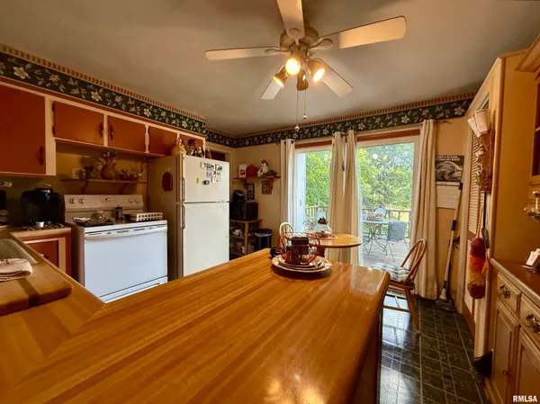 $159,900 | 208 South Market Street, Knoxville, IL 61448