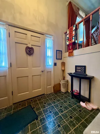 $159,900 | 208 South Market Street, Knoxville, IL 61448
