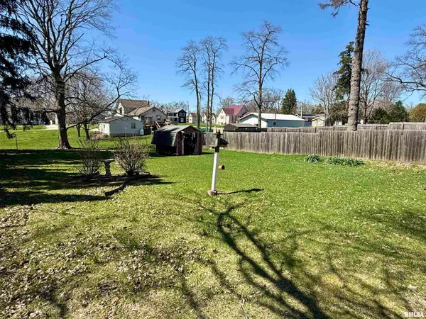 $159,900 | 208 South Market Street, Knoxville, IL 61448