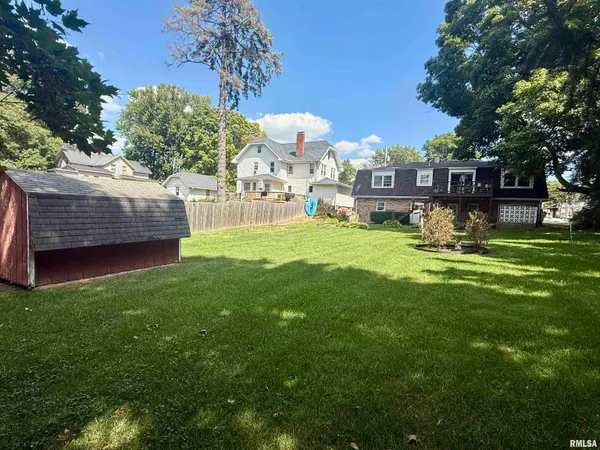 $159,900 | 208 South Market Street, Knoxville, IL 61448