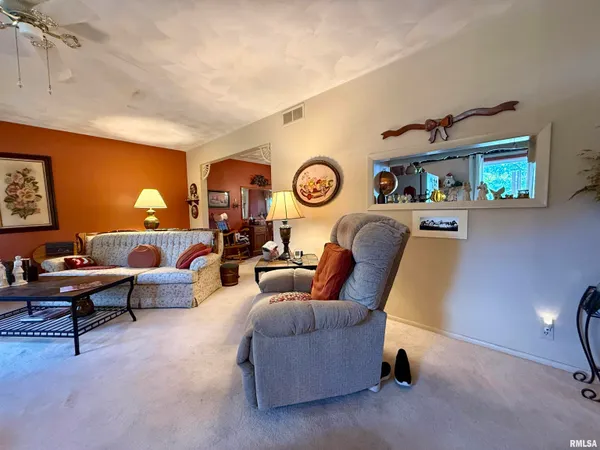 $159,900 | 208 South Market Street, Knoxville, IL 61448