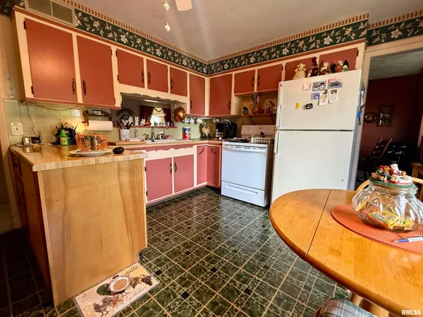 $159,900 | 208 South Market Street, Knoxville, IL 61448