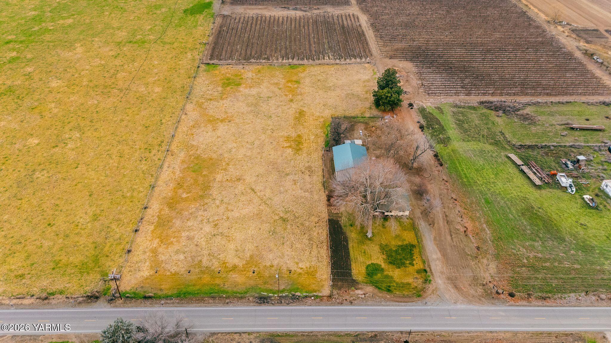 2600 Midvale Road Mabton, WA 98935 - Photo 26 of 38 7703 Ahtanum Rd Aerials-1 copy