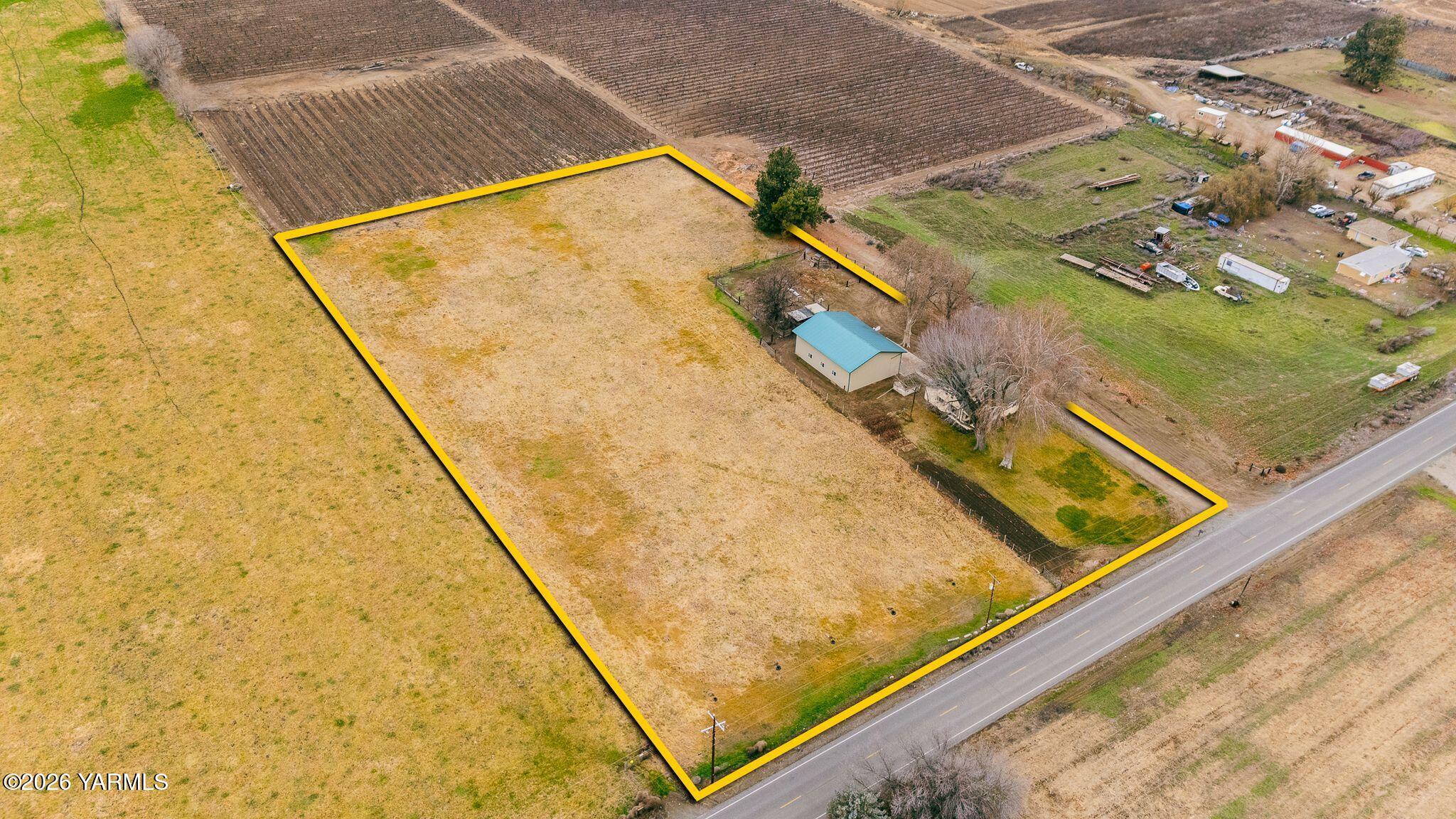 2600 Midvale Road Mabton, WA 98935 - Photo 27 of 38 7703 Ahtanum Rd Aerials-2 prop