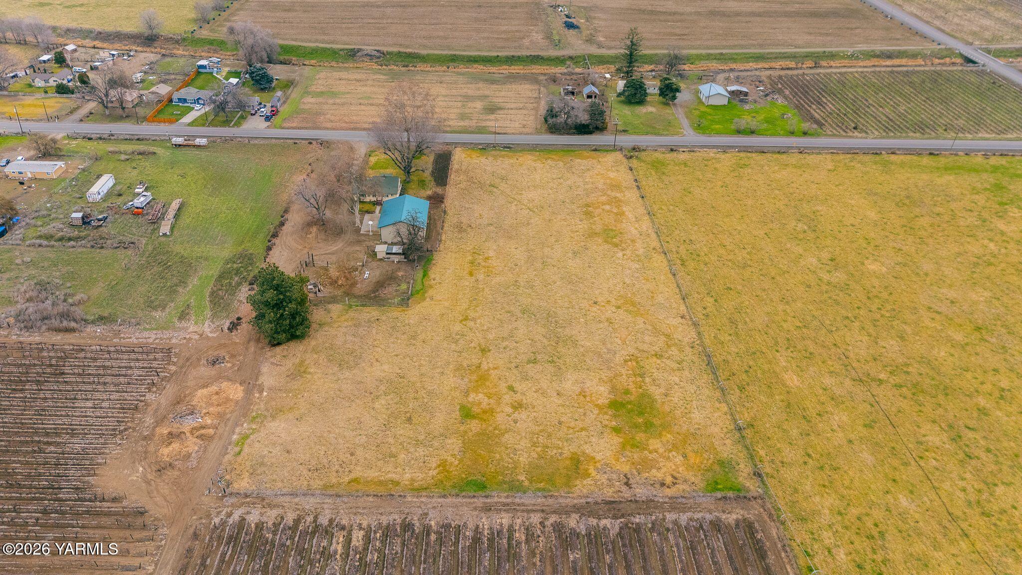 2600 Midvale Road Mabton, WA 98935 - Photo 30 of 38 7703 Ahtanum Rd Aerials-5 copy