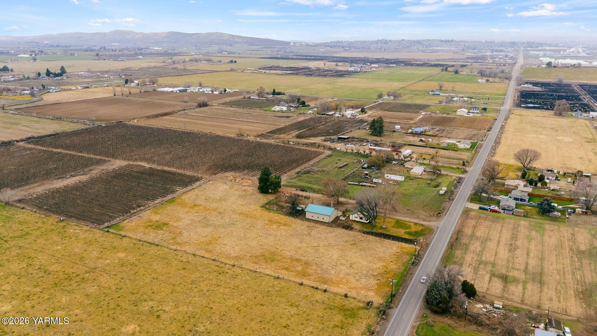 2600 Midvale Road Mabton, WA 98935 - Photo 33 of 38 7703 Ahtanum Rd Aerials-3 copy