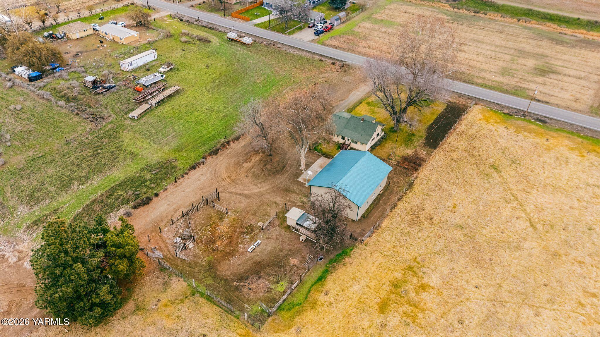 2600 Midvale Road Mabton, WA 98935 - Photo 37 of 38 7703 Ahtanum Rd Aerials-8 copy