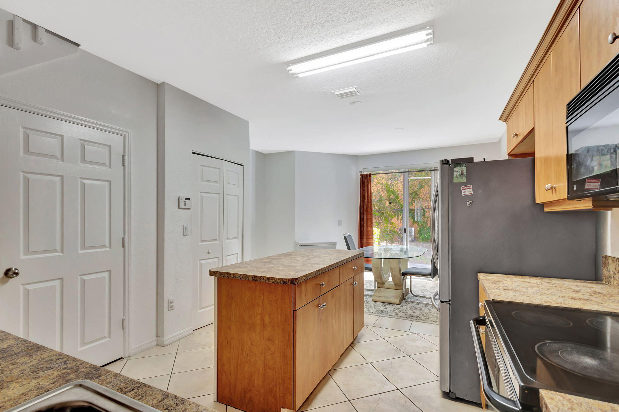 1907 Hibiscus Lane Riviera Beach, FL 33404 - Photo 14 of 73 14-web-or-mls-5D1A6572