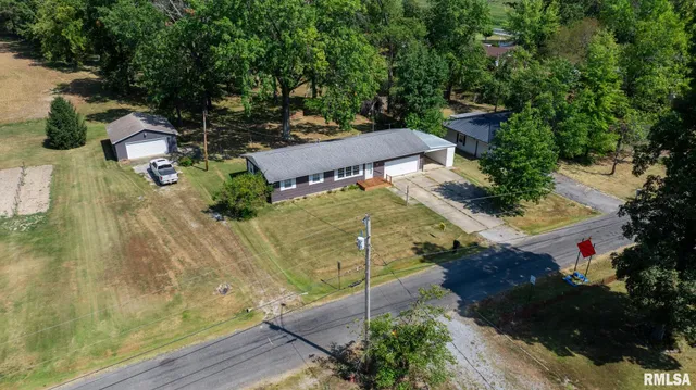 $199,400 | 104 Hickory Grove Lane, Salem, IL 62881