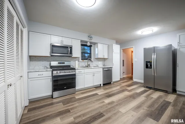 $199,400 | 104 Hickory Grove Lane, Salem, IL 62881