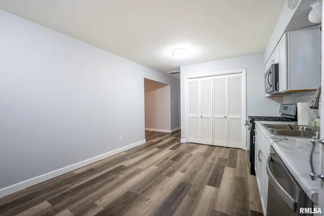 $199,400 | 104 Hickory Grove Lane, Salem, IL 62881