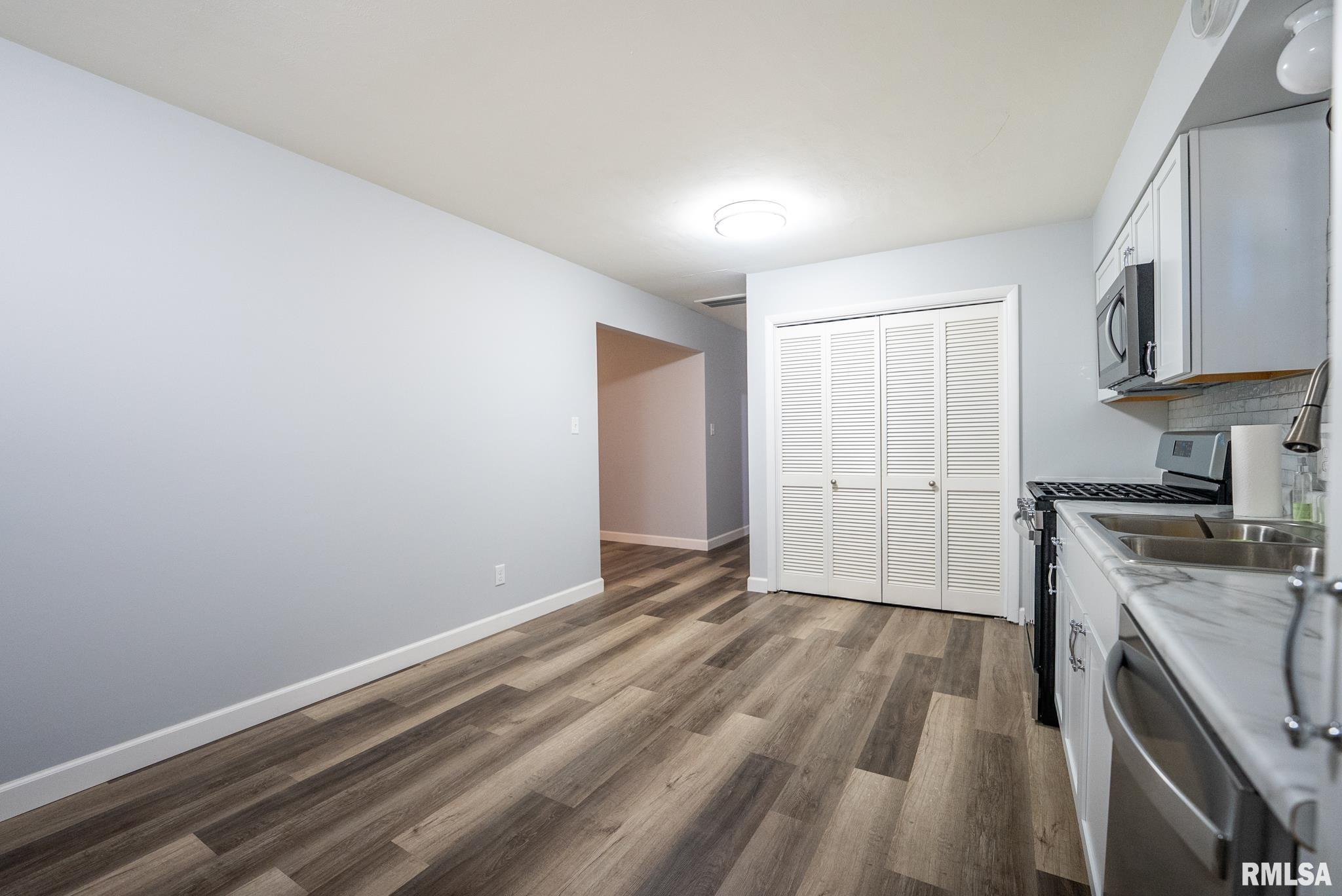 104 Hickory Grove Lane Salem, IL 62881 - Photo 13 of 39