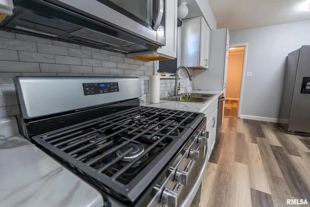 $199,400 | 104 Hickory Grove Lane, Salem, IL 62881