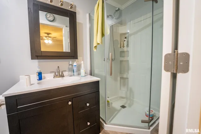 $199,400 | 104 Hickory Grove Lane, Salem, IL 62881