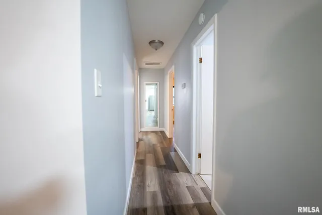 $199,400 | 104 Hickory Grove Lane, Salem, IL 62881