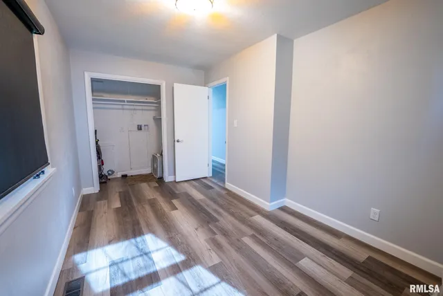 $199,400 | 104 Hickory Grove Lane, Salem, IL 62881