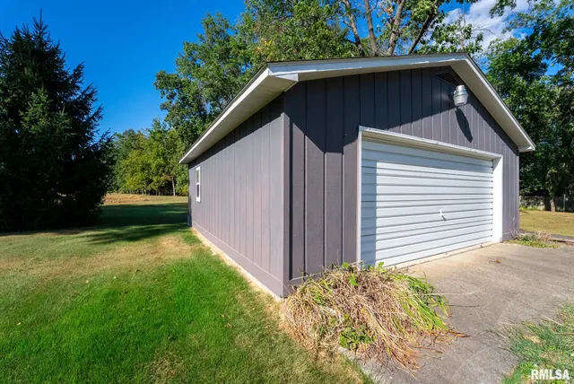 $199,400 | 104 Hickory Grove Lane, Salem, IL 62881