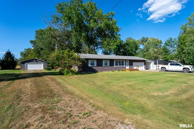 $199,400 | 104 Hickory Grove Lane, Salem, IL 62881